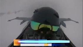 Появилось видео удара молнии в F-18