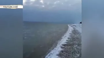 Азовское море превращается в лед