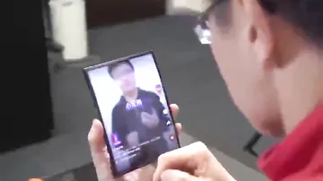 Первый складной Xiaomi показали на официальном камеры