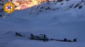 Самолет и вертолет столкнулись в итальянских Альпах