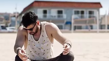 Голливудские миллионеры, которые живут скромно 