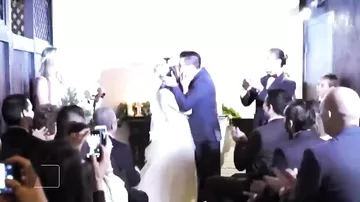 Молодые супруги устроили 12 свадеб в разных странах
