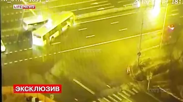 Авария с автобусом и маршруткой в Москве попала на видео