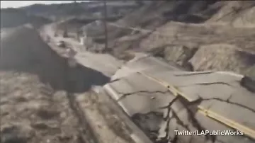 Дорога за несколько часов превратилась в развалины в Калифорнии