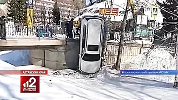 Самый невезучий нарушитель: авто пытавшегося скрыться от полиции водителя упало дважды