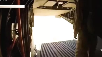 Нелепое десантирование африканских парашютистов попало на камеры