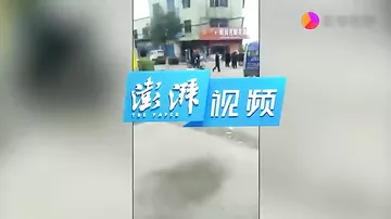 Видео с места наезда автомобиля на толпу людей в Китае