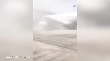 Самолет с пассажирами загорелся сразу после посадки в аэропорту