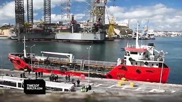 Видео ареста мигрантов-угонщиков, захвативших судно в Средиземном море