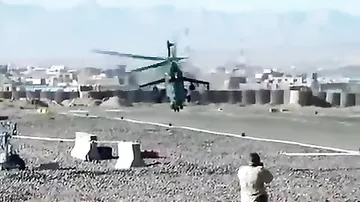Эффектный и необычный взлёт вертолёта Ми-24