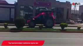 В Азербайджане перевернулся трактор из свадебного кортежа