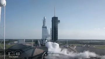 Первый коммерческий запуск Falcon Heavy прошёл в США