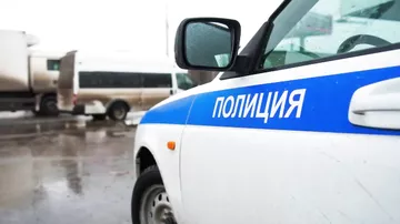 Уже подъезжаю к даче, а тут гаишники с мигалками за мной