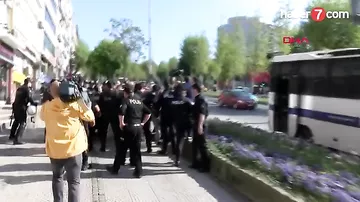 Polis Taksimdə mitinqi dağıtdı - Saxlanılanlar var