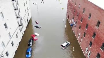 Река Миссисипи прорвала дамбу, затопив целый город в США