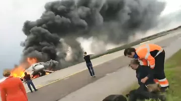 Появилось новое видео горящего в Шереметьево самолета