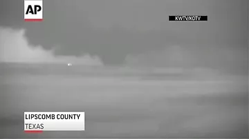 Огромный торнадо в Техасе попал на камеры