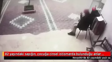82 yaşlı pedofil uşağı dodağından öpərkən kameraya düşdü