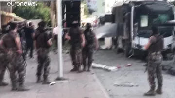 В Турции взорвали автобус с полицейскими