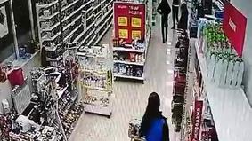 Российский школьник напал на магазин с пистолетом