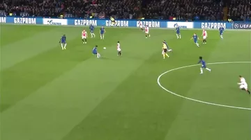Защитник «Челси» протащил мяч через все поле и запустил его в небеса в матче ЛЧ