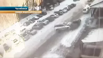 Страшная авария попала на камеры наблюдения в Челябинске