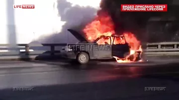 Автомобиль загорелся на съезде с ТТК в Москве