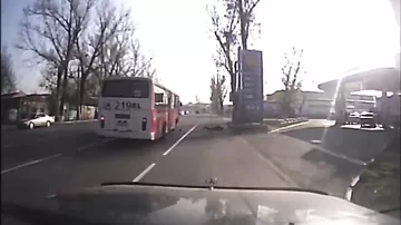 Пассажир выпал из автобуса