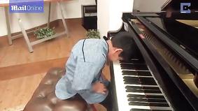 11-летний мальчик объявлен в сети гениальным пианистом