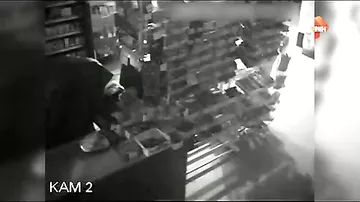 Пьяное привидение попыталось ограбить магазин в Кирове