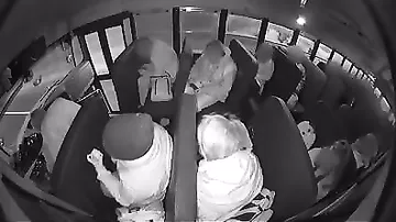 Полицейские выпустили видео с переворотом школьного автобуса