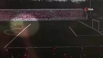 Rusiyada stadionda qapıçını ildırım vurdu