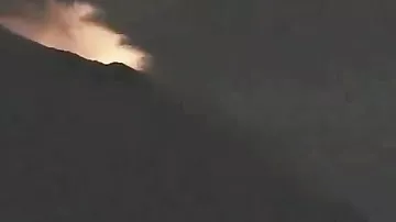 İtaliyada vulkan püskürdü