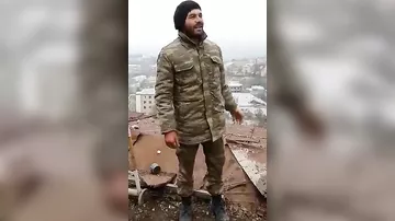 Азербайджанские солдаты на отдыхе – одни "грозятся" украсть невесту, другие поют песни (2)