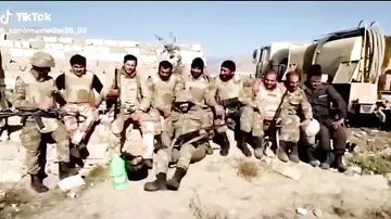 Азербайджанские солдаты на отдыхе – одни "грозятся" украсть невесту, другие поют песни (3)