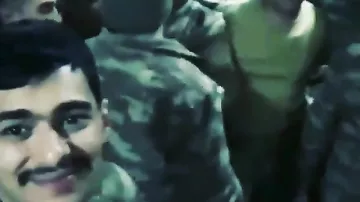 Азербайджанские солдаты на отдыхе – одни "грозятся" украсть невесту, другие поют песни  (7)