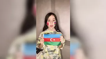 Азербайджанская школьница исполнила музыкальное поздравление в честь и в память о героях Второй Карабахской войны